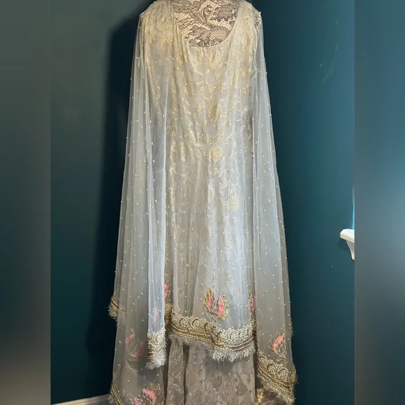 Pakistani Bridal gown - Picture 8 of 12
